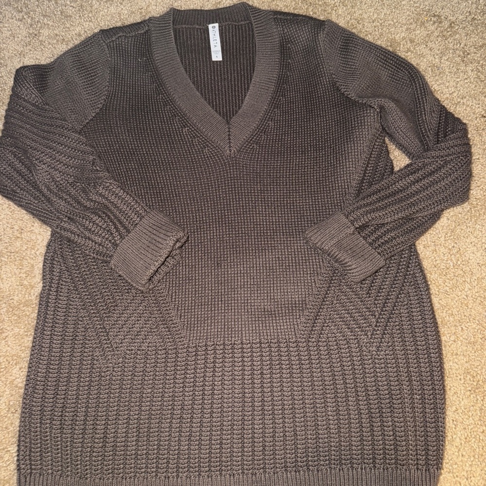 Athleta Gray V-Neck Chunky Knit Sweater